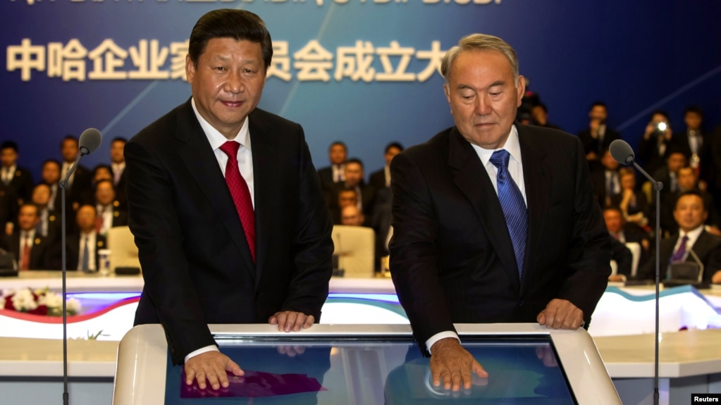 President Xi Jinping spreekt in Astana, 2013